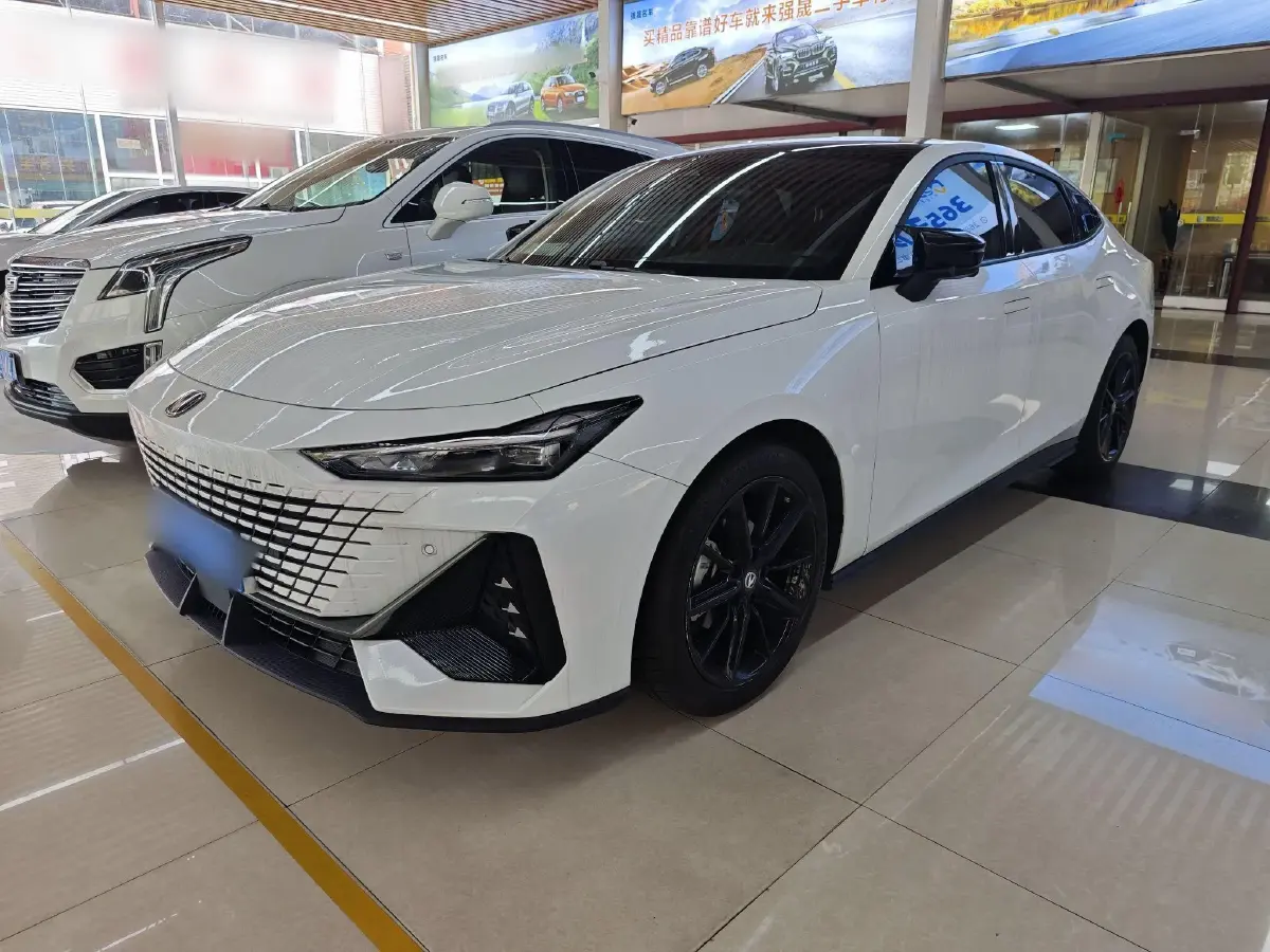 2023 ChangAn UNI-V 1.5T 188HP L4 7DCT