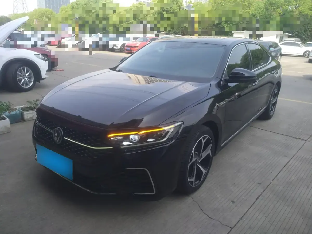 2023 Volkswagen Passat 2.0T 186HP L4 7DCT