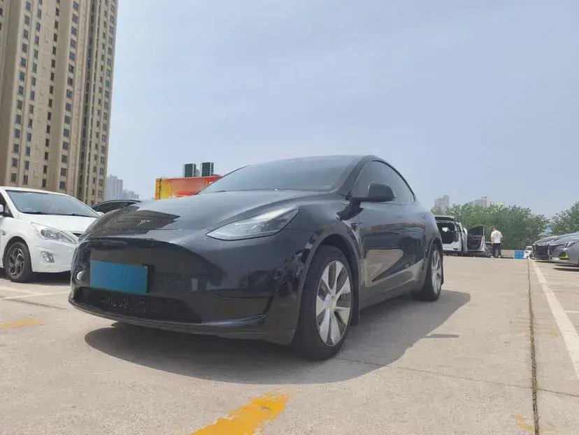 2022 Tesla Model Y BEV 60KWH