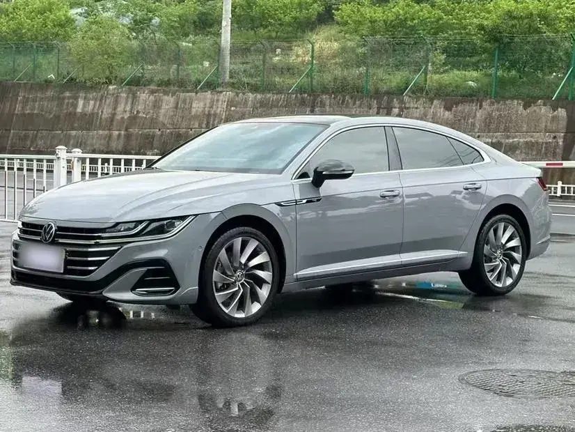 2023 Volkswagen CC 2.0T 220HP L4 7DCT