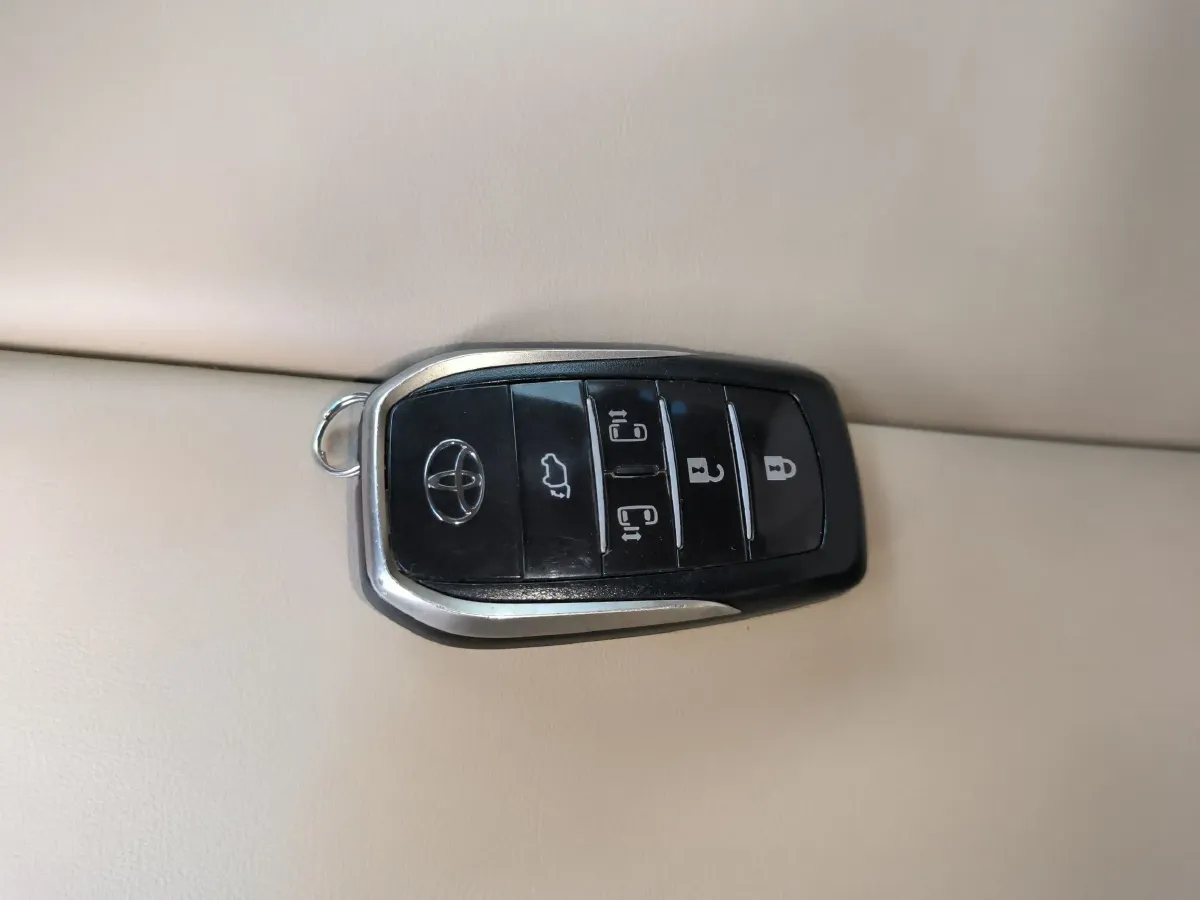 2012 Toyota Previa 2.4L 170HP L4 CVT,autocango,china used car exporter,china ev exporter,chinese used car exporter,chinese used ev exporter