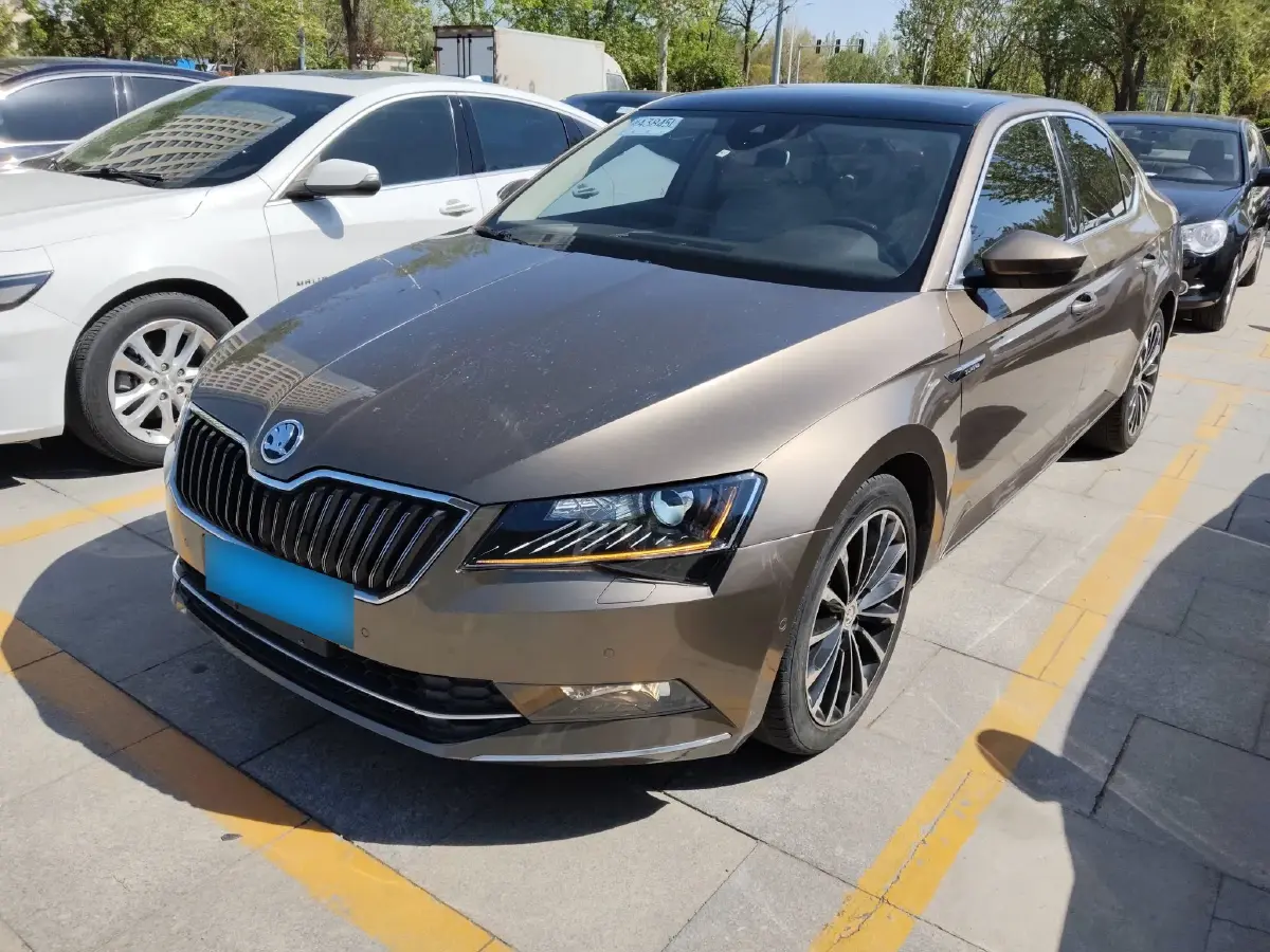 2016 Skoda Superb 1.8T 180HP L4 7DCT