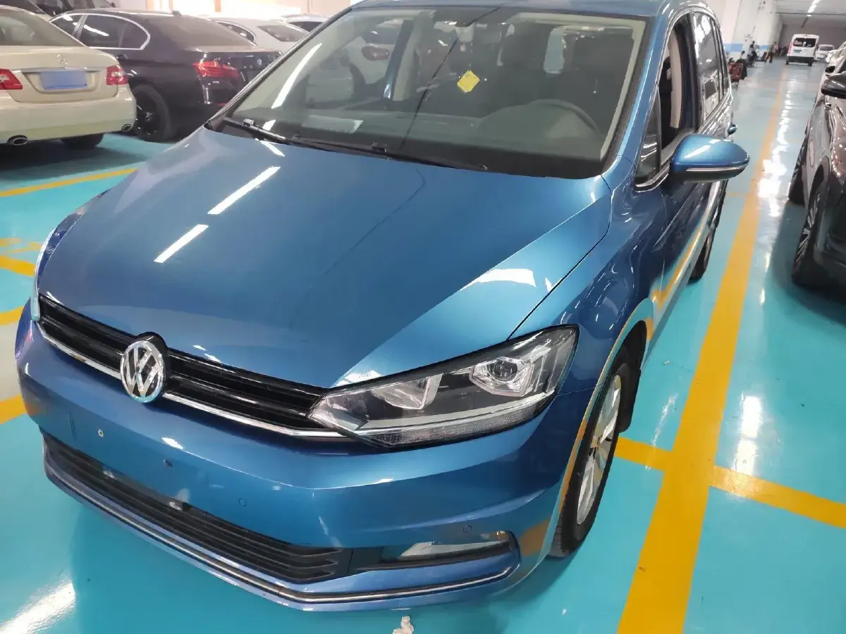 2018 Volkswagen Touran 1.4T 150HP L4 7DCT