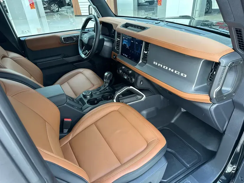 2024 Ford Bronco 2.3T 275HP L4 10AT,autocango,china used car exporter,china ev exporter,chinese used car exporter,chinese used ev exporter