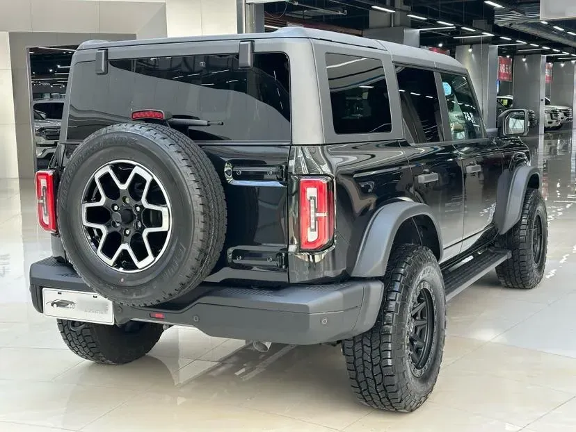 2024 Ford Bronco 2.3T 275HP L4 10AT,autocango,china used car exporter,china ev exporter,chinese used car exporter,chinese used ev exporter