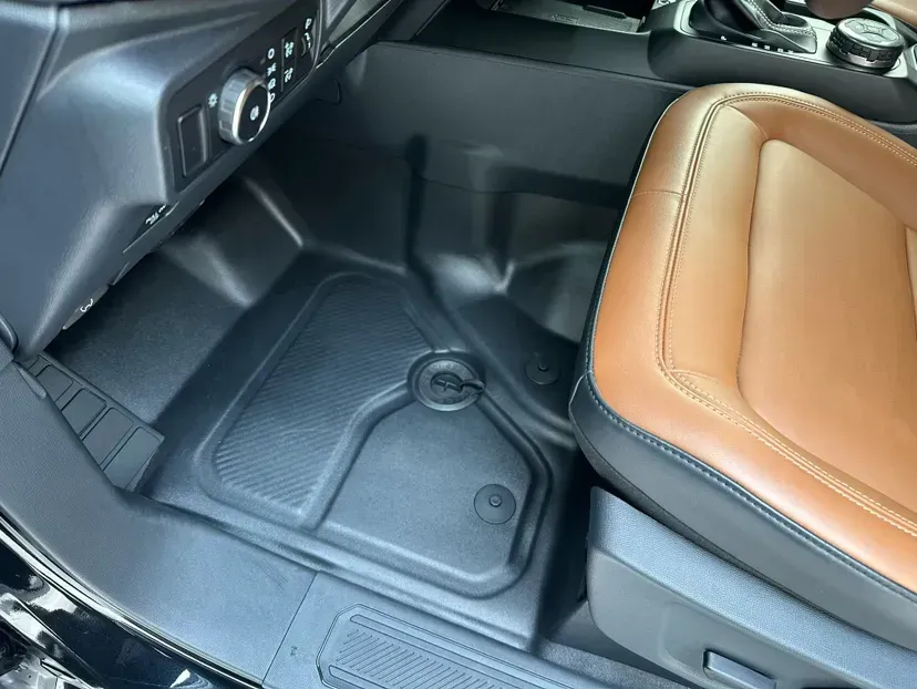 2024 Ford Bronco 2.3T 275HP L4 10AT,autocango,china used car exporter,china ev exporter,chinese used car exporter,chinese used ev exporter