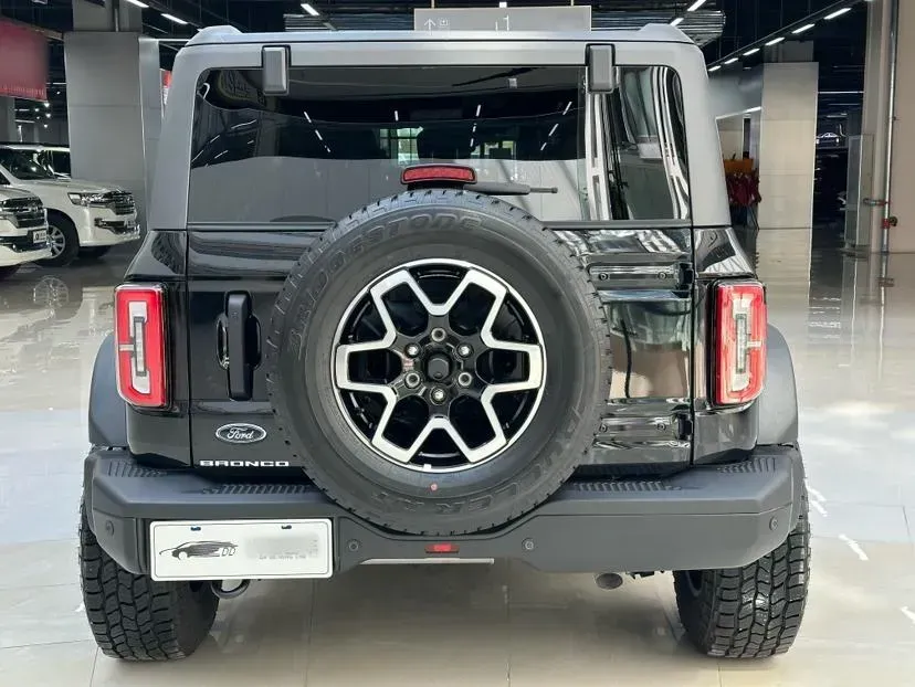 2024 Ford Bronco 2.3T 275HP L4 10AT,autocango,china used car exporter,china ev exporter,chinese used car exporter,chinese used ev exporter