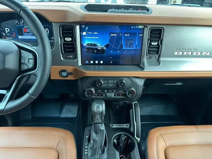 2024 Ford Bronco 2.3T 275HP L4 10AT,autocango,china used car exporter,china ev exporter,chinese used car exporter,chinese used ev exporter