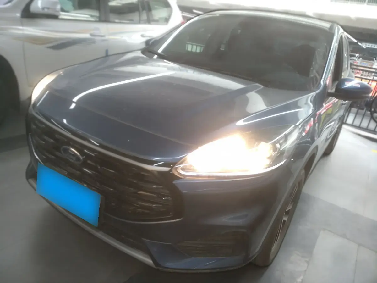 2024 Ford Escape 2.0T 248HP L4 8AT