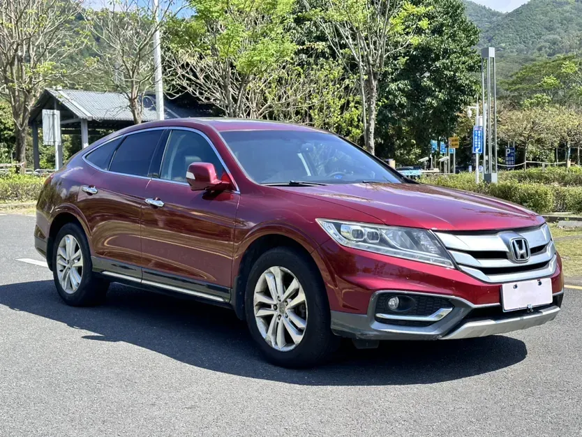 2014 Honda Crosstour 2.4L 197HP L4 5AT,autocango,china used car exporter,china ev exporter,chinese used car exporter,chinese used ev exporter
