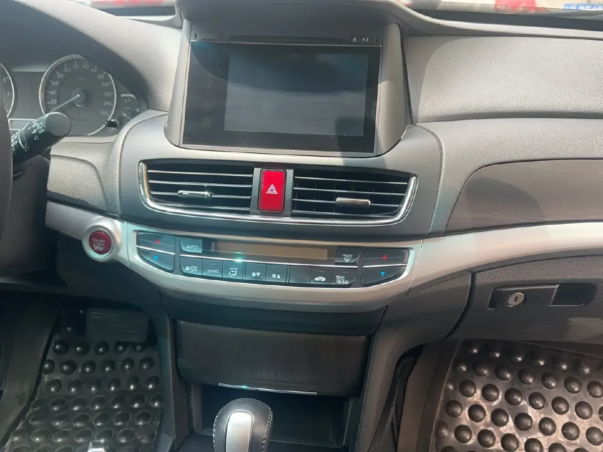 2014 Honda Crosstour 2.4L 197HP L4 5AT,autocango,china used car exporter,china ev exporter,chinese used car exporter,chinese used ev exporter