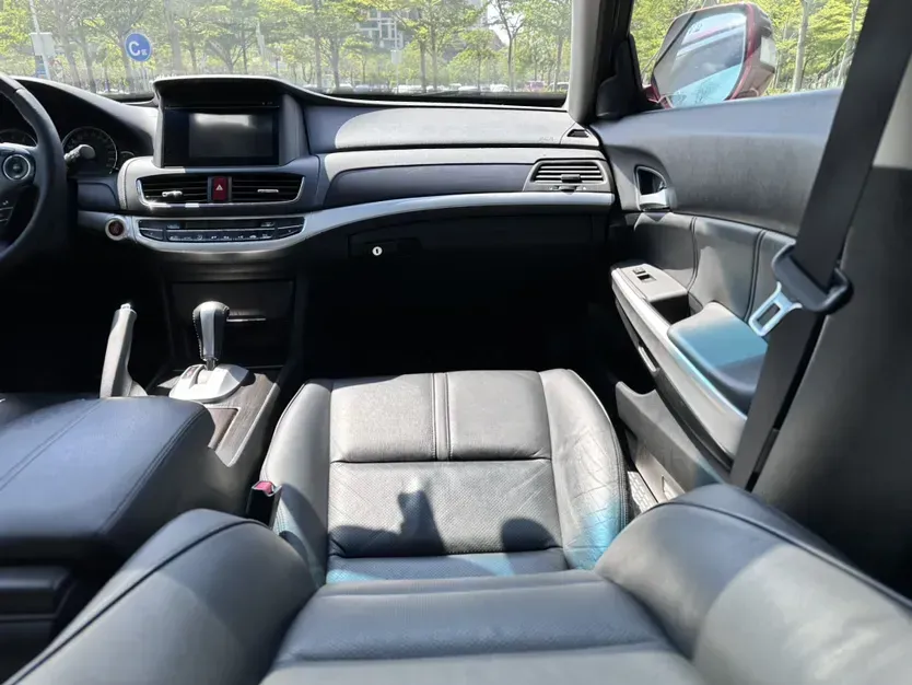 2014 Honda Crosstour 2.4L 197HP L4 5AT,autocango,china used car exporter,china ev exporter,chinese used car exporter,chinese used ev exporter