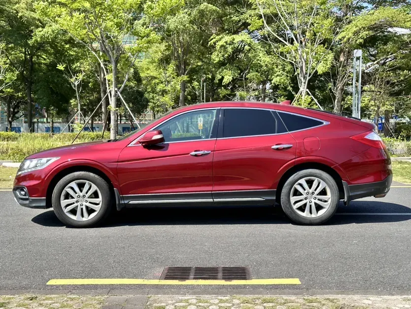 2014 Honda Crosstour 2.4L 197HP L4 5AT,autocango,china used car exporter,china ev exporter,chinese used car exporter,chinese used ev exporter