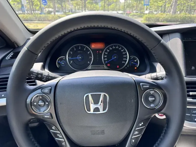 2014 Honda Crosstour 2.4L 197HP L4 5AT,autocango,china used car exporter,china ev exporter,chinese used car exporter,chinese used ev exporter