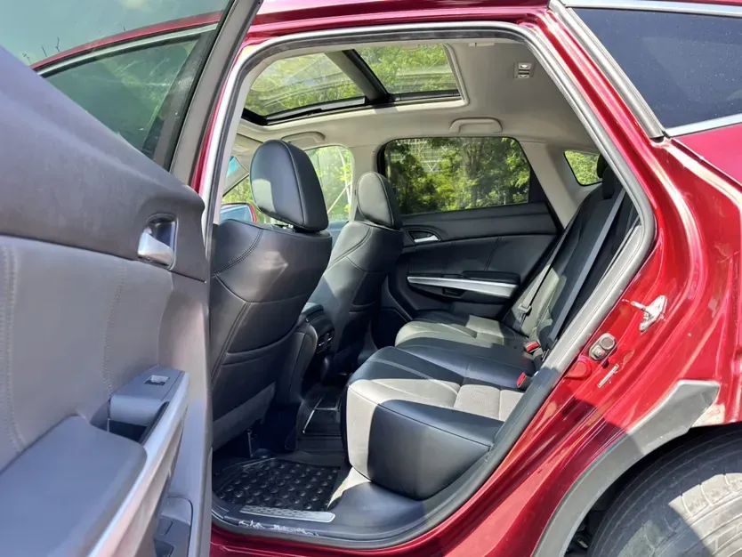 2014 Honda Crosstour 2.4L 197HP L4 5AT,autocango,china used car exporter,china ev exporter,chinese used car exporter,chinese used ev exporter