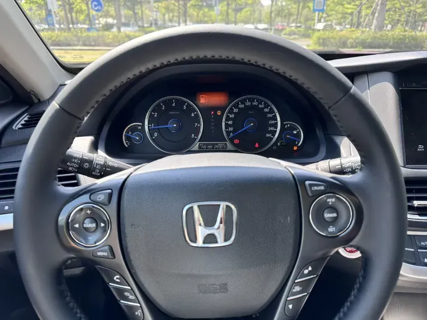 2014 Honda Crosstour 2.4L 197HP L4 5AT,autocango,china used car exporter,china ev exporter,chinese used car exporter,chinese used ev exporter