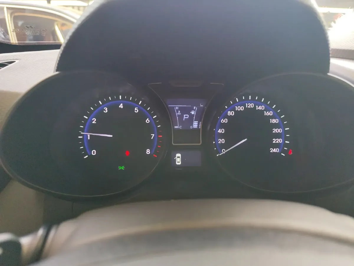 2012 Hyundai Veloster 1.6T 204HP L4 6AT,autocango,china used car exporter,china ev exporter,chinese used car exporter,chinese used ev exporter