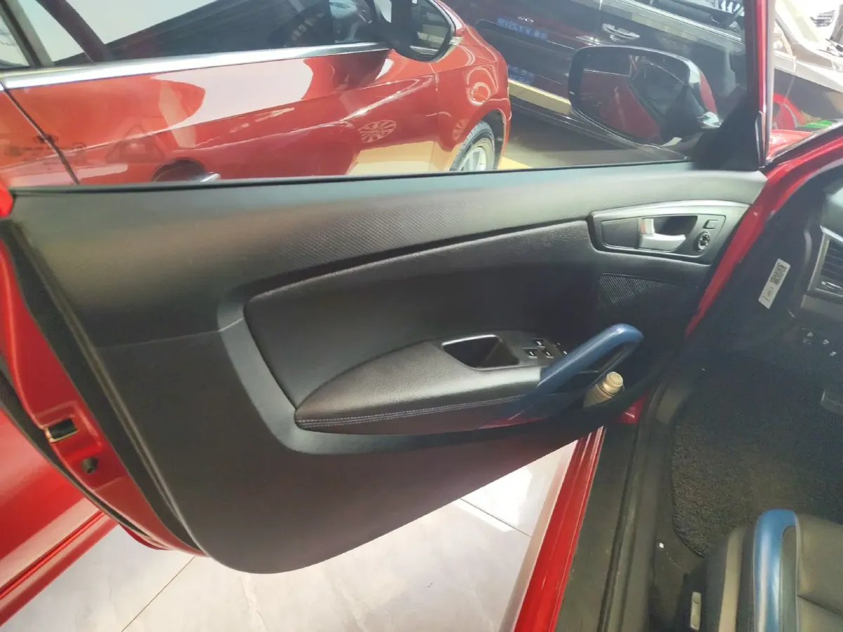 2012 Hyundai Veloster 1.6T 204HP L4 6AT,autocango,china used car exporter,china ev exporter,chinese used car exporter,chinese used ev exporter