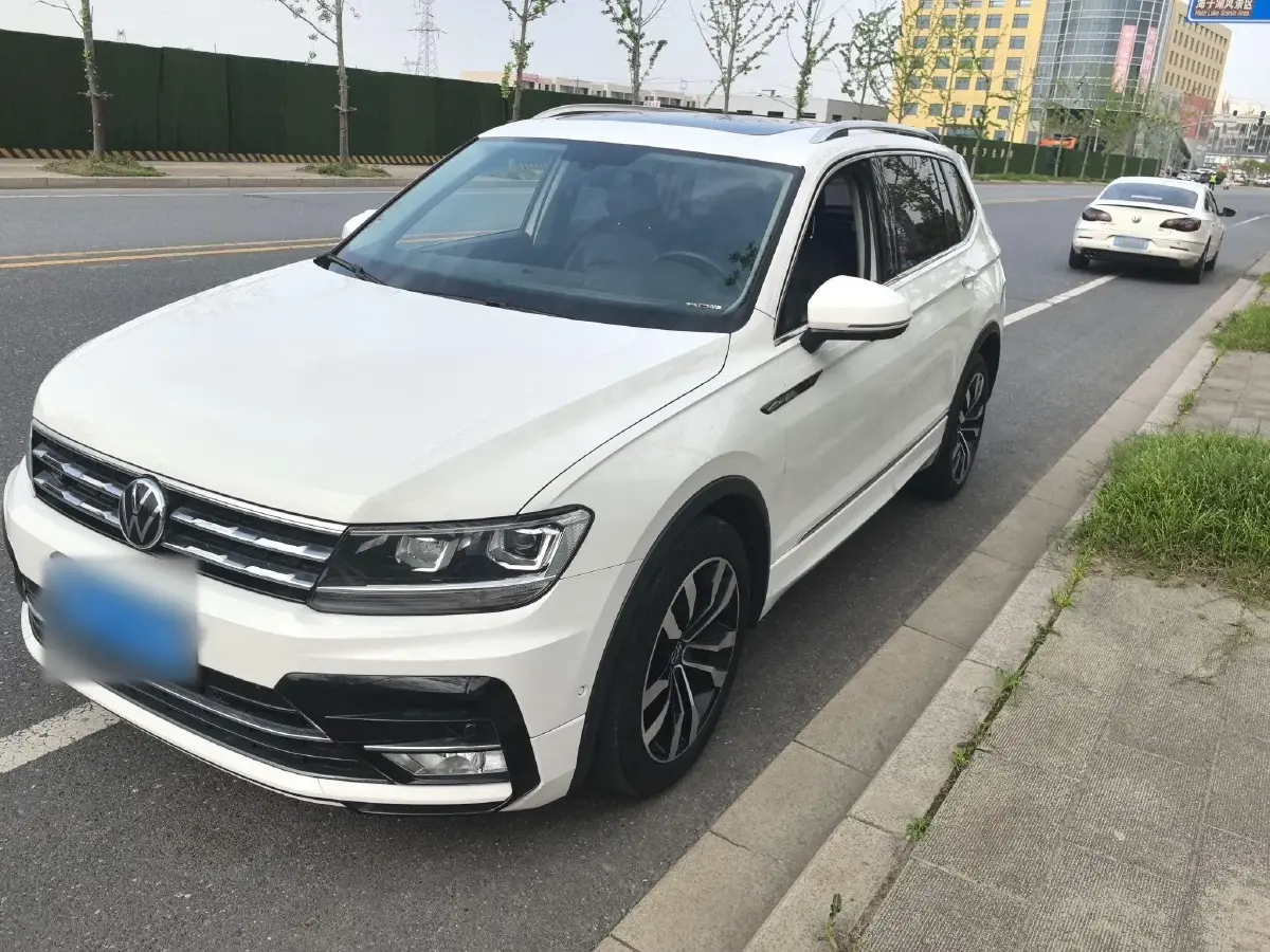 2021 Volkswagen Tiguan L 2.0T 186HP L4 7DCT
