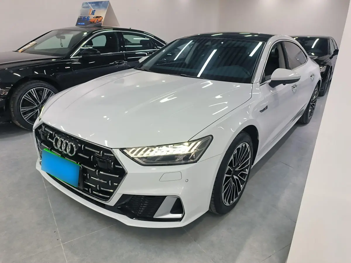 2022 Audi A7L 2.0T 245HP L4 7DCT