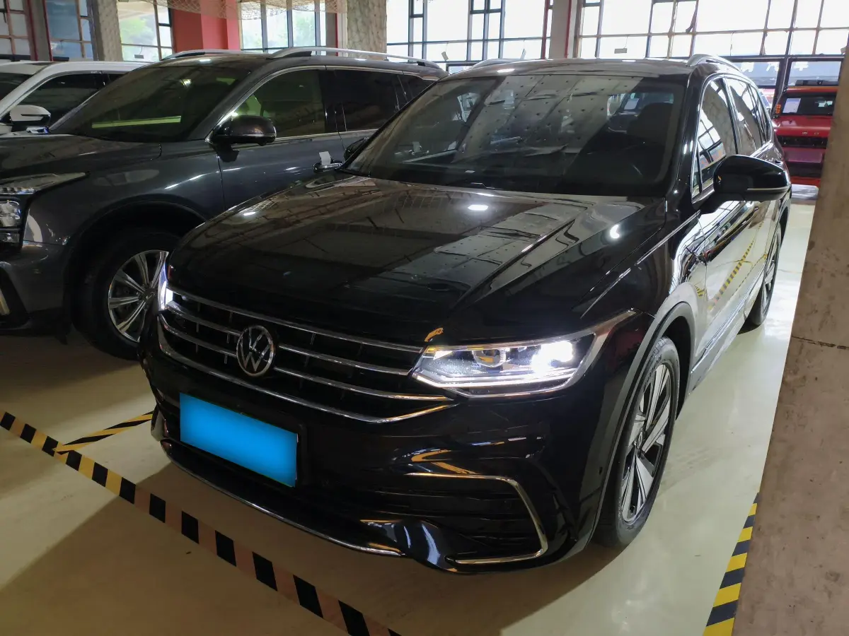 2023 Volkswagen Tiguan L 2.0T 186HP L4 7DCT