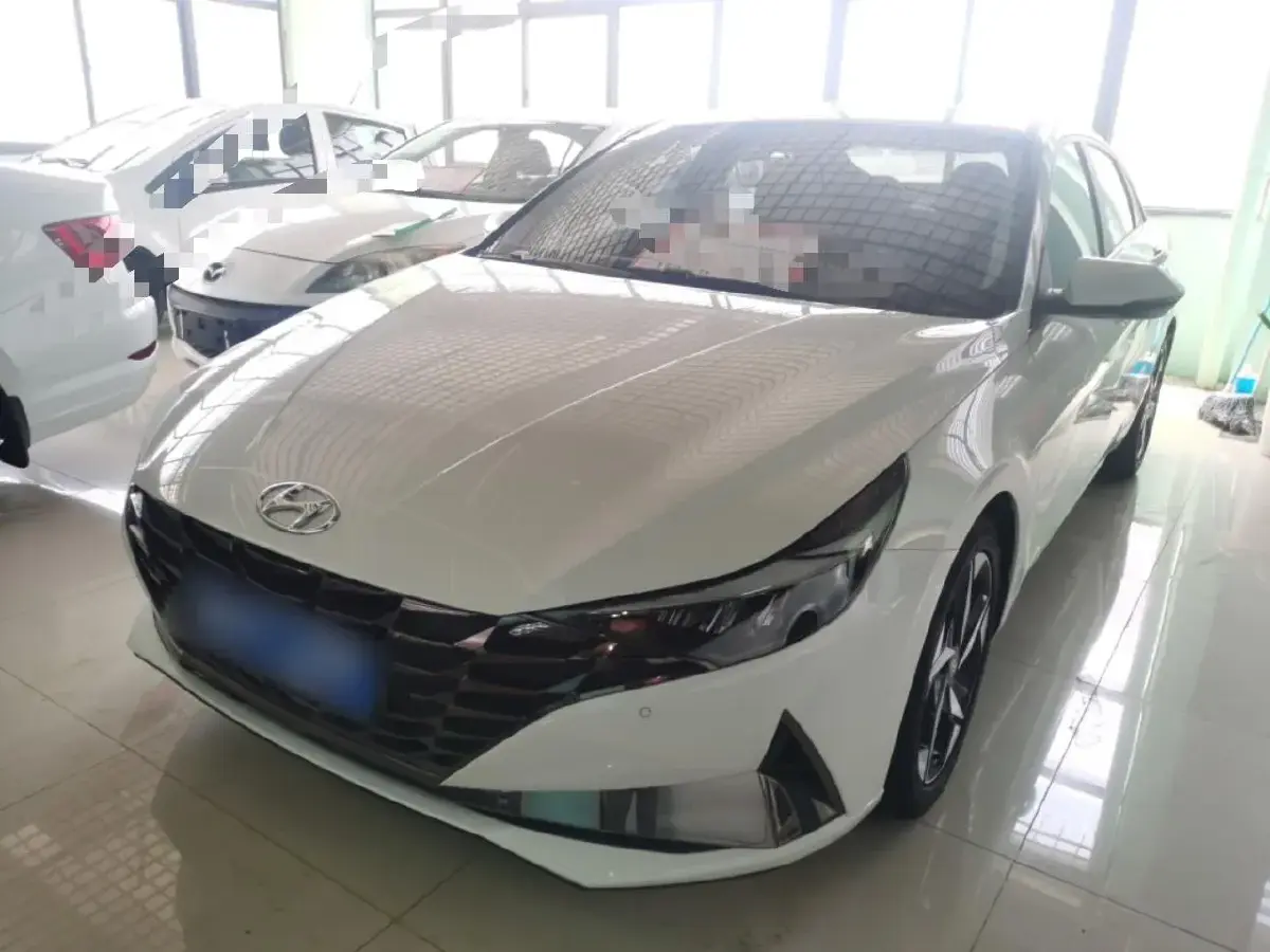 2022 Hyundai Elantra 1.5L 115HP L4 CVT