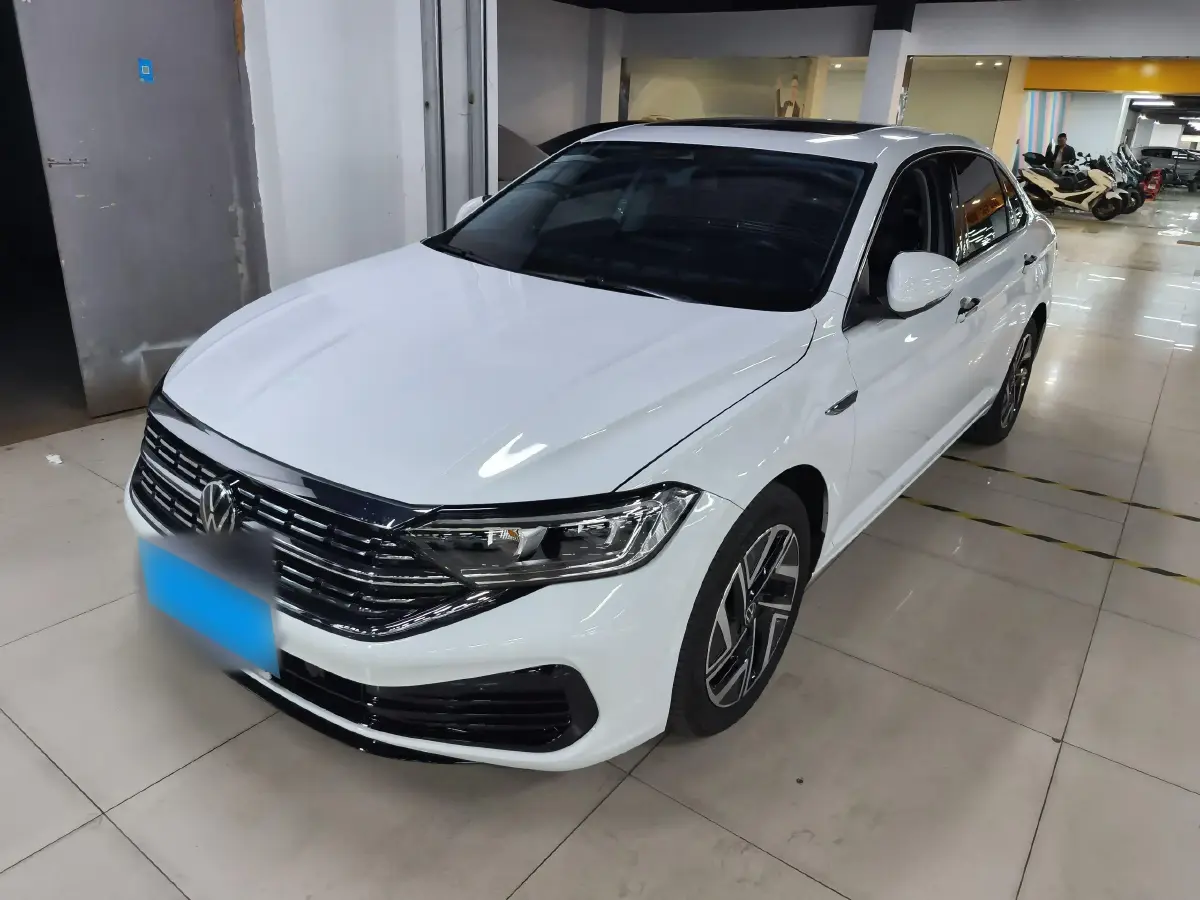 2023 Volkswagen Sagitar 1.5T 160HP L4 7DCT