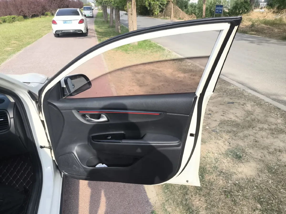 2017 Kia KX Cross 1.4L 100HP L4 6AT,autocango,china used car exporter,china ev exporter,chinese used car exporter,chinese used ev exporter