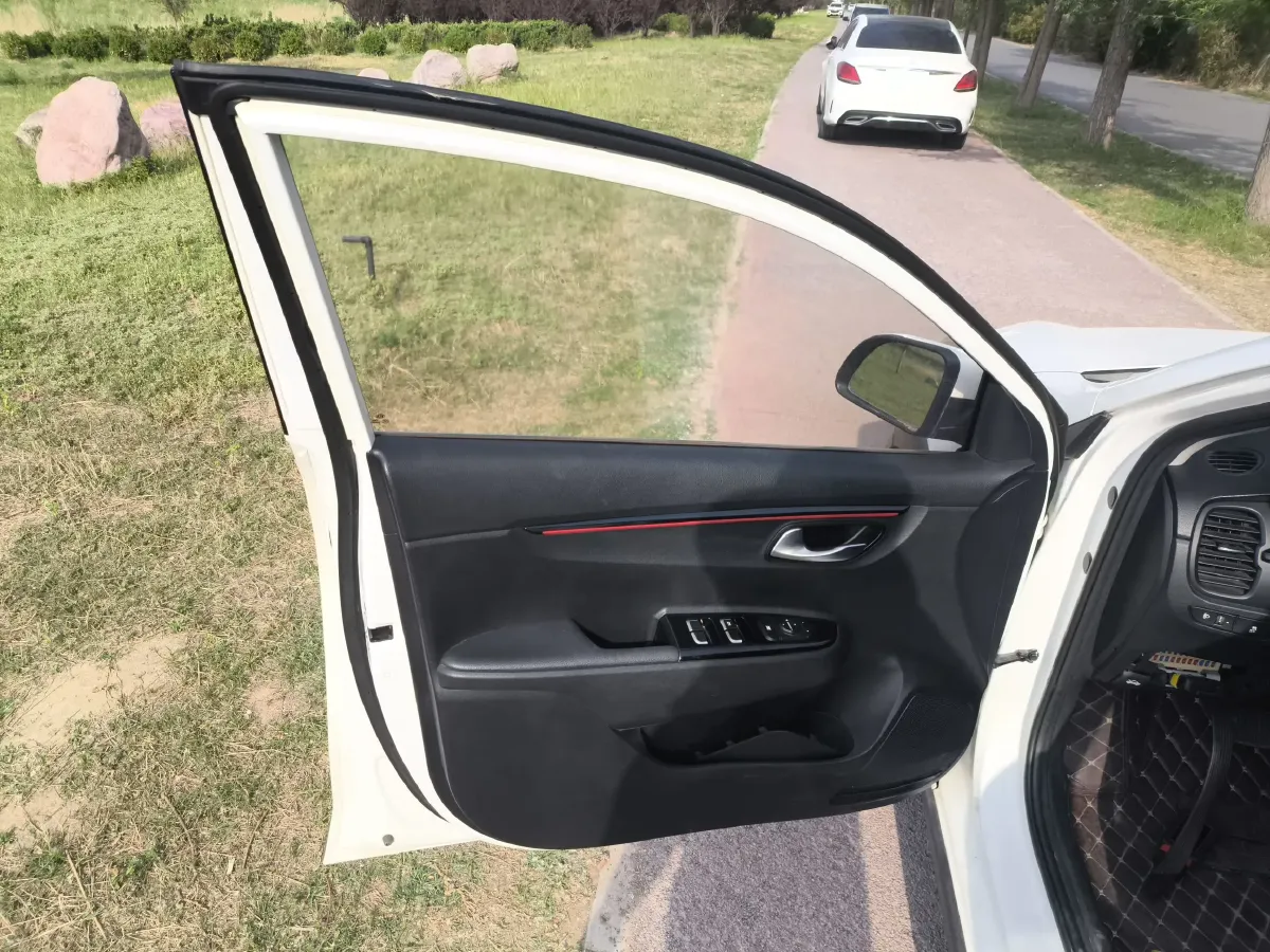 2017 Kia KX Cross 1.4L 100HP L4 6AT,autocango,china used car exporter,china ev exporter,chinese used car exporter,chinese used ev exporter