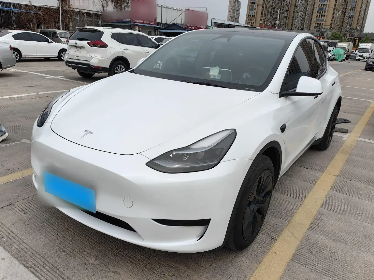 2024 Tesla Model Y BEV 60KWH