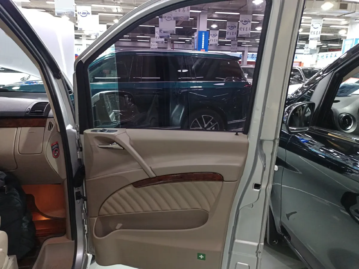 2013 Mercedes-Benz Viano 3.0L 224HP V6 5AT,autocango,china used car exporter,china ev exporter,chinese used car exporter,chinese used ev exporter