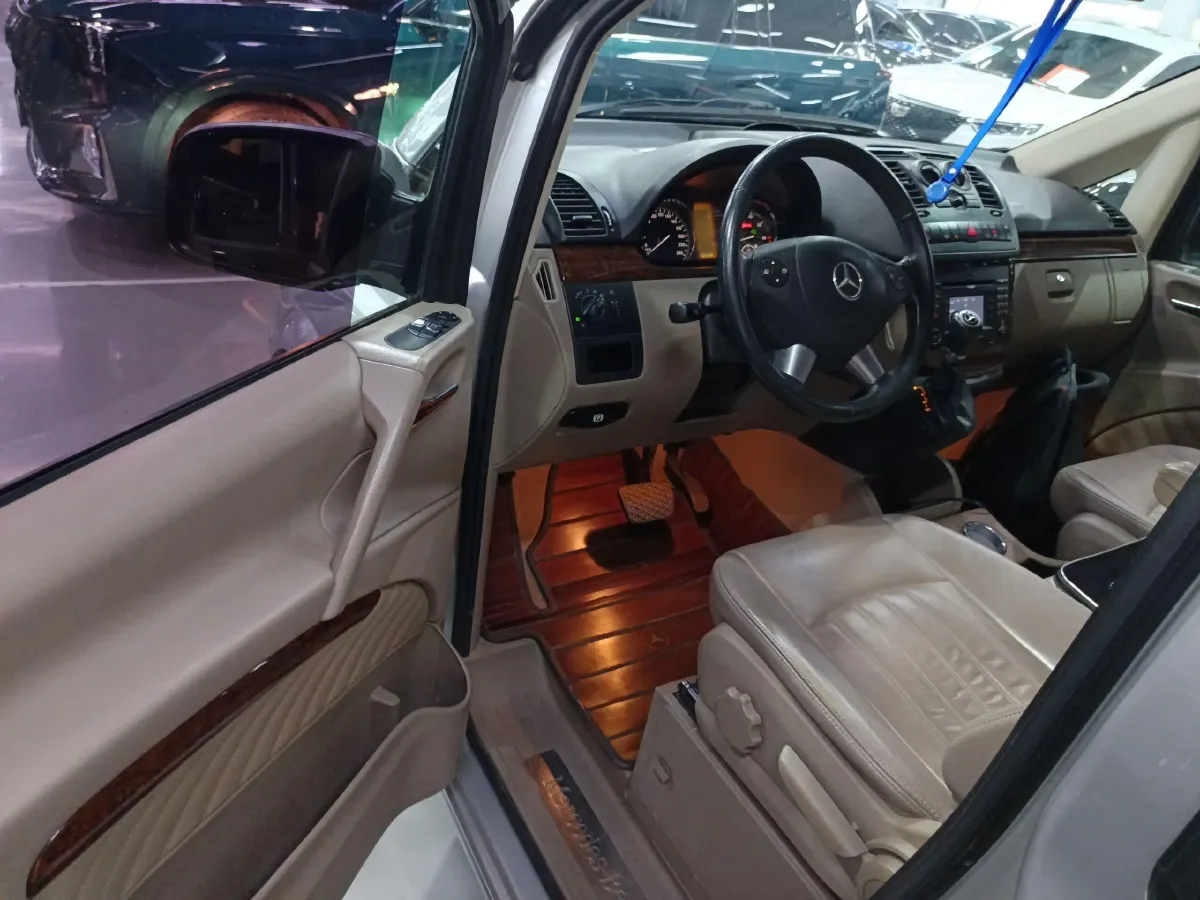 2013 Mercedes-Benz Viano 3.0L 224HP V6 5AT,autocango,china used car exporter,china ev exporter,chinese used car exporter,chinese used ev exporter