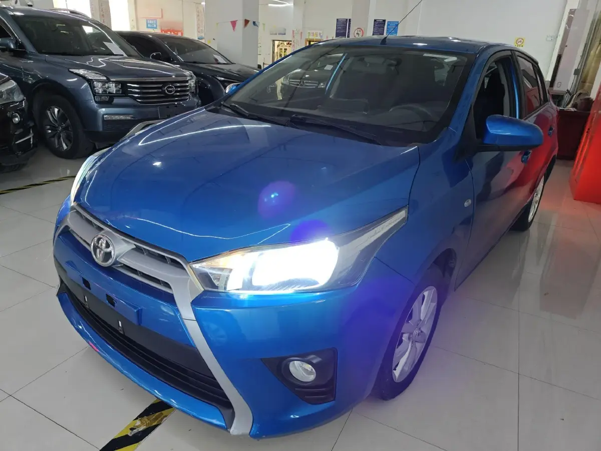 2014 Toyota Yaris L 1.5L 107HP L4 4AT