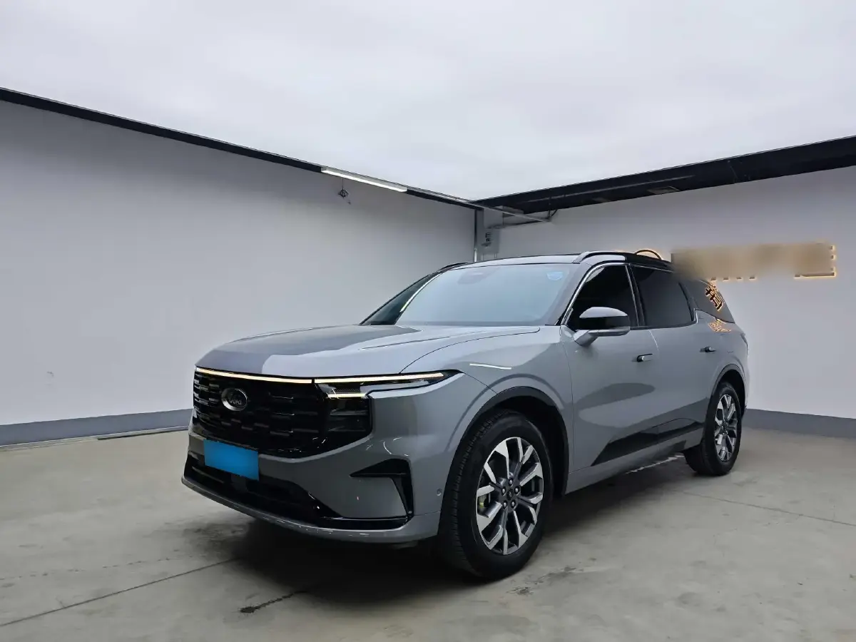 2023 Ford Edge 2.0T 252HP L4 8AT