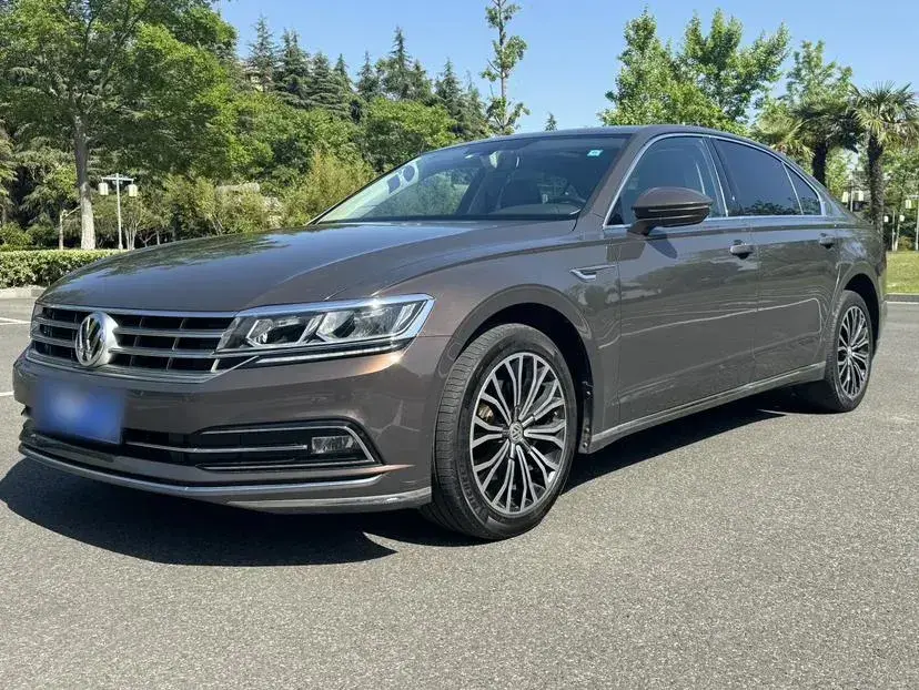 2018 Volkswagen Phideon 2.0T 224HP L4 7DCT