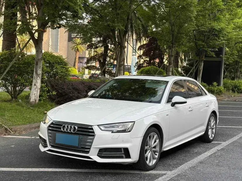 2018 Audi A4L 2.0T 190HP L4 7DCT