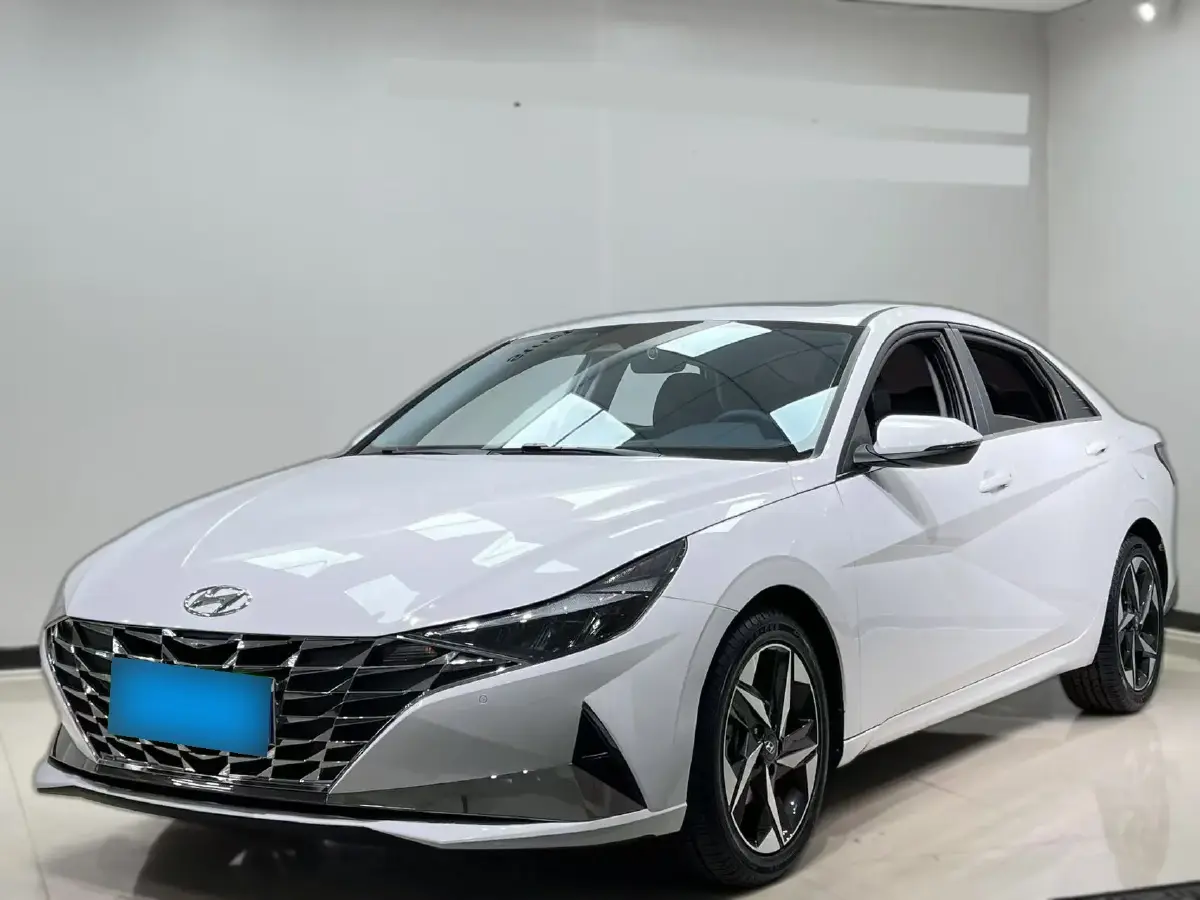 2022 Hyundai Elantra 1.5L 115HP L4 CVT