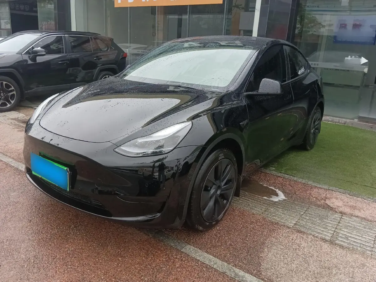 2023 Tesla Model Y BEV 60KWH