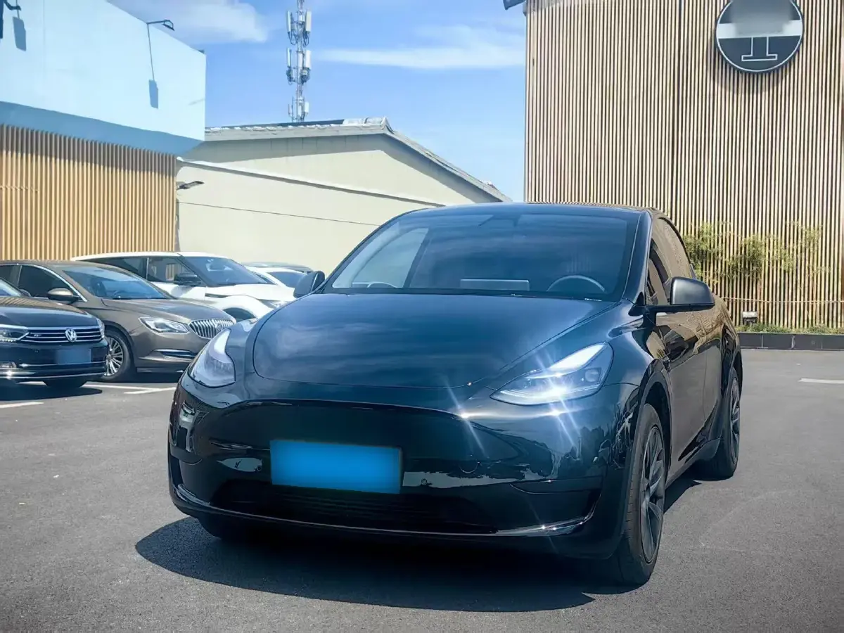 2023 Tesla Model Y BEV 60KWH