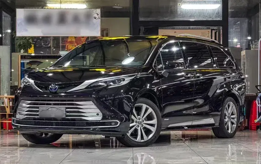 2023 Toyota Sienna 2.5L 189HP L4 E-CVT Hybrid