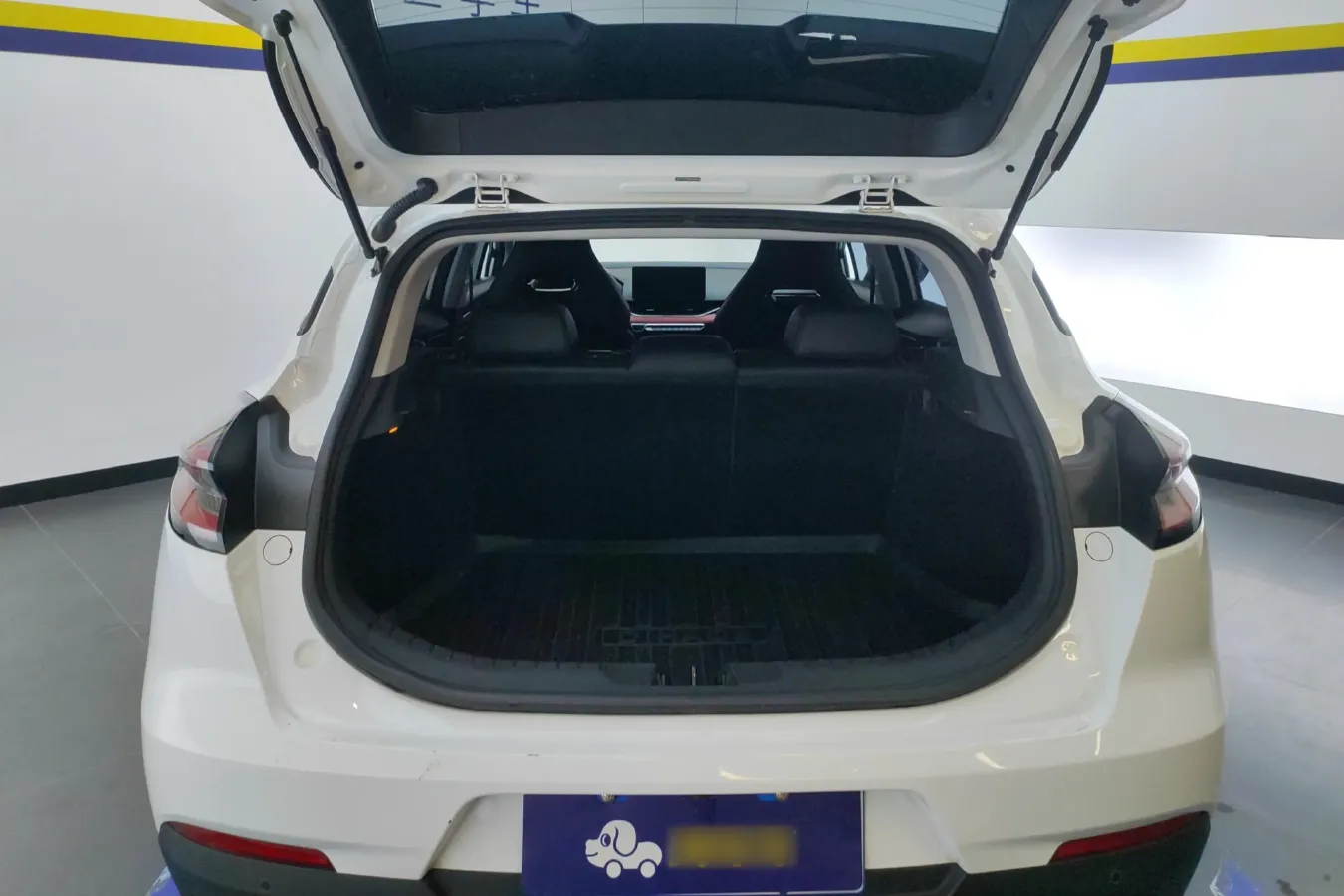 2021 Geely Emgrand S 1.4T 141HP L4 CVT,autocango,china used car exporter,china ev exporter,chinese used car exporter,chinese used ev exporter