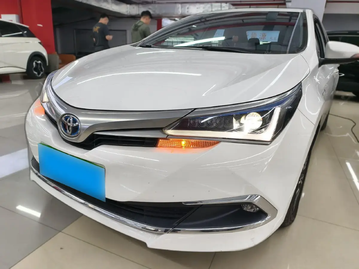 2017 Toyota Corolla 1.8L 99HP L4 E-CVT Hybrid