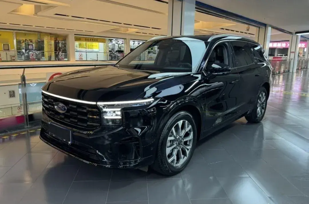 2023 Ford Edge 2.0T 252HP L4 8AT