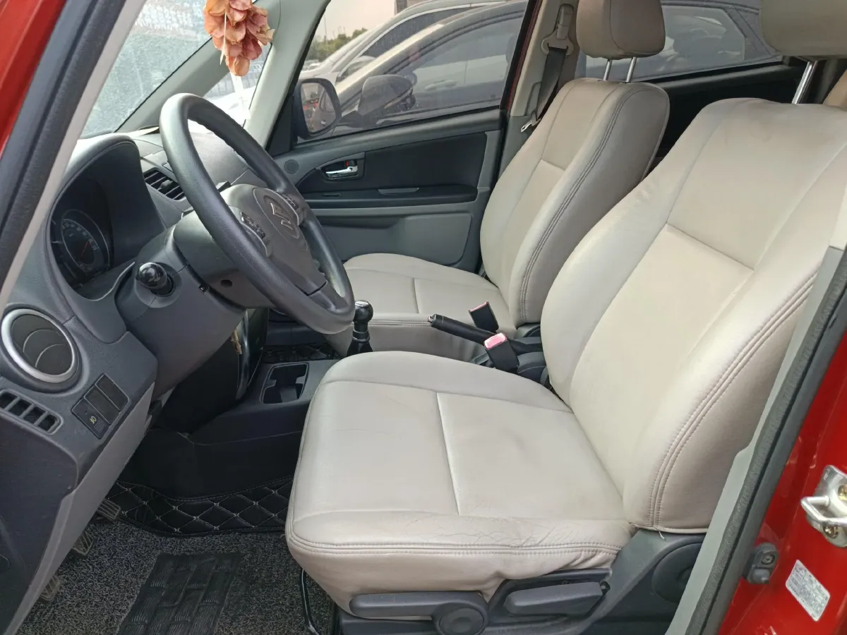 2011 Suzuki SX4 1.6L 109HP L4 5MT,autocango,china used car exporter,china ev exporter,chinese used car exporter,chinese used ev exporter