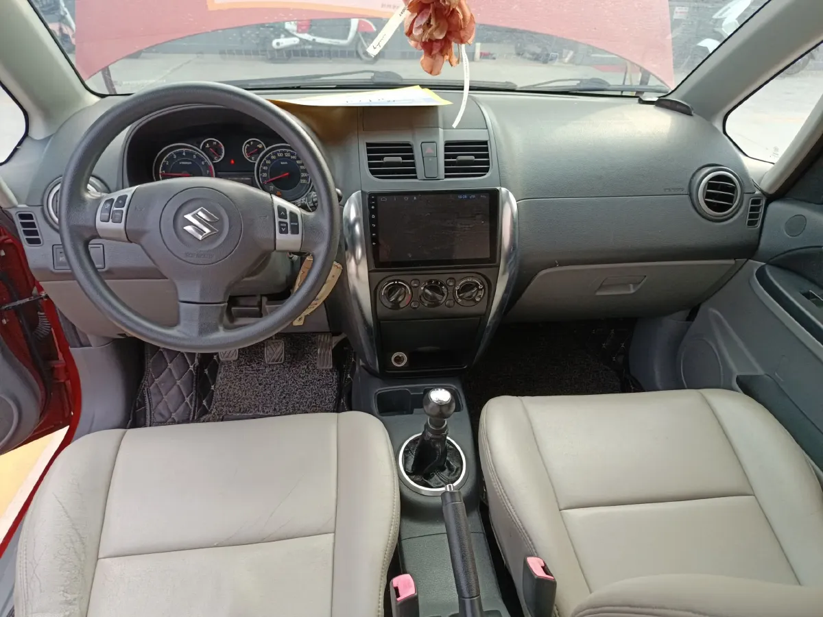 2011 Suzuki SX4 1.6L 109HP L4 5MT,autocango,china used car exporter,china ev exporter,chinese used car exporter,chinese used ev exporter