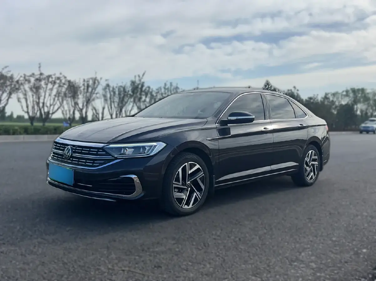 2023 Volkswagen Sagitar 1.5T 160HP L4 7DCT