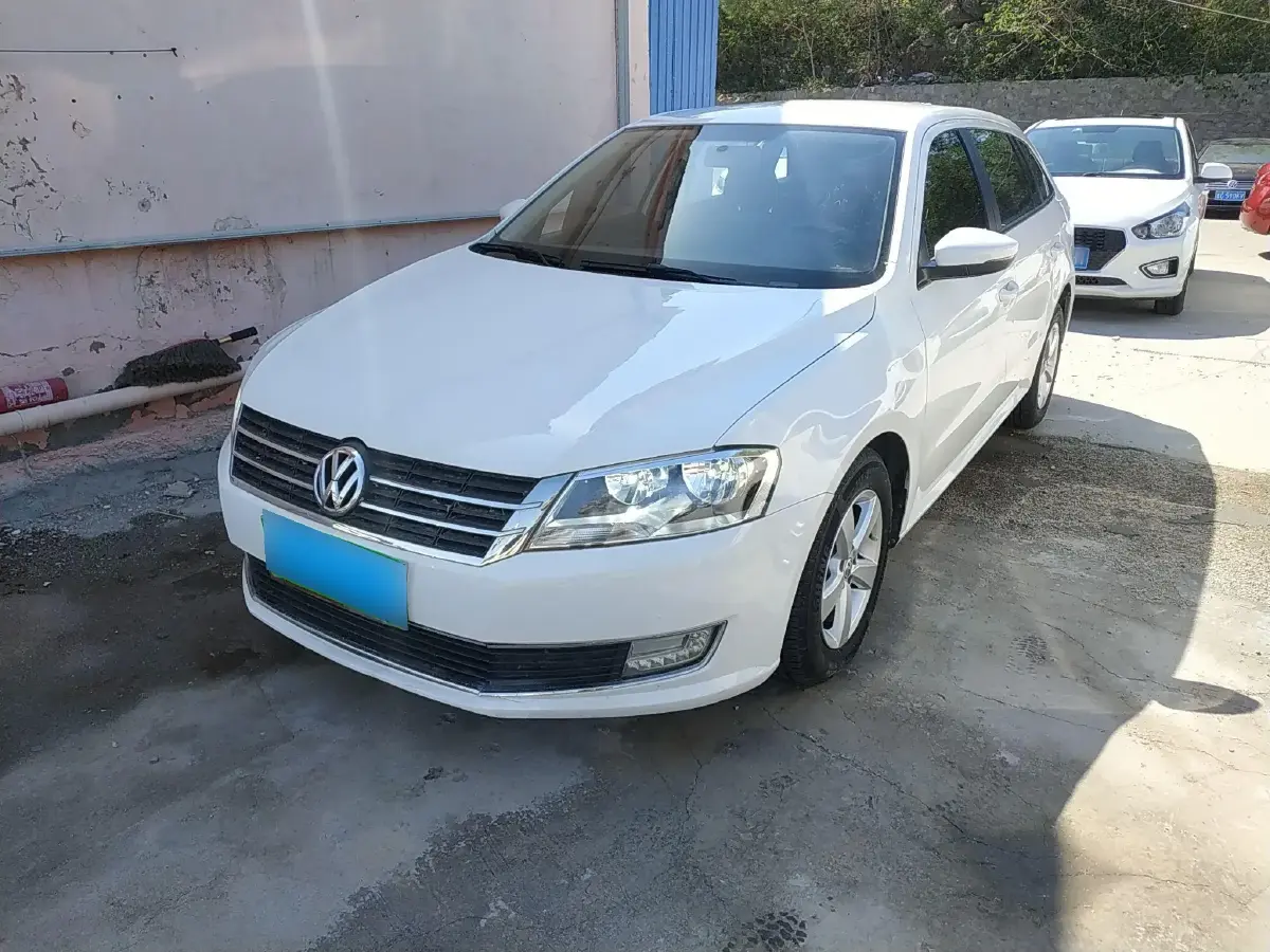 2013 Volkswagen Gran Lavida 1.6L 110HP L4 6AT