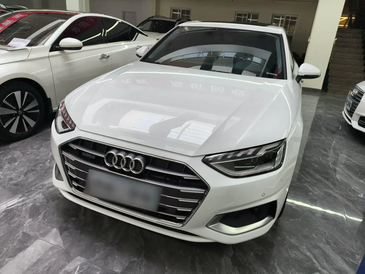 2022 Audi A4L 2.0T 190HP L4 7DCT