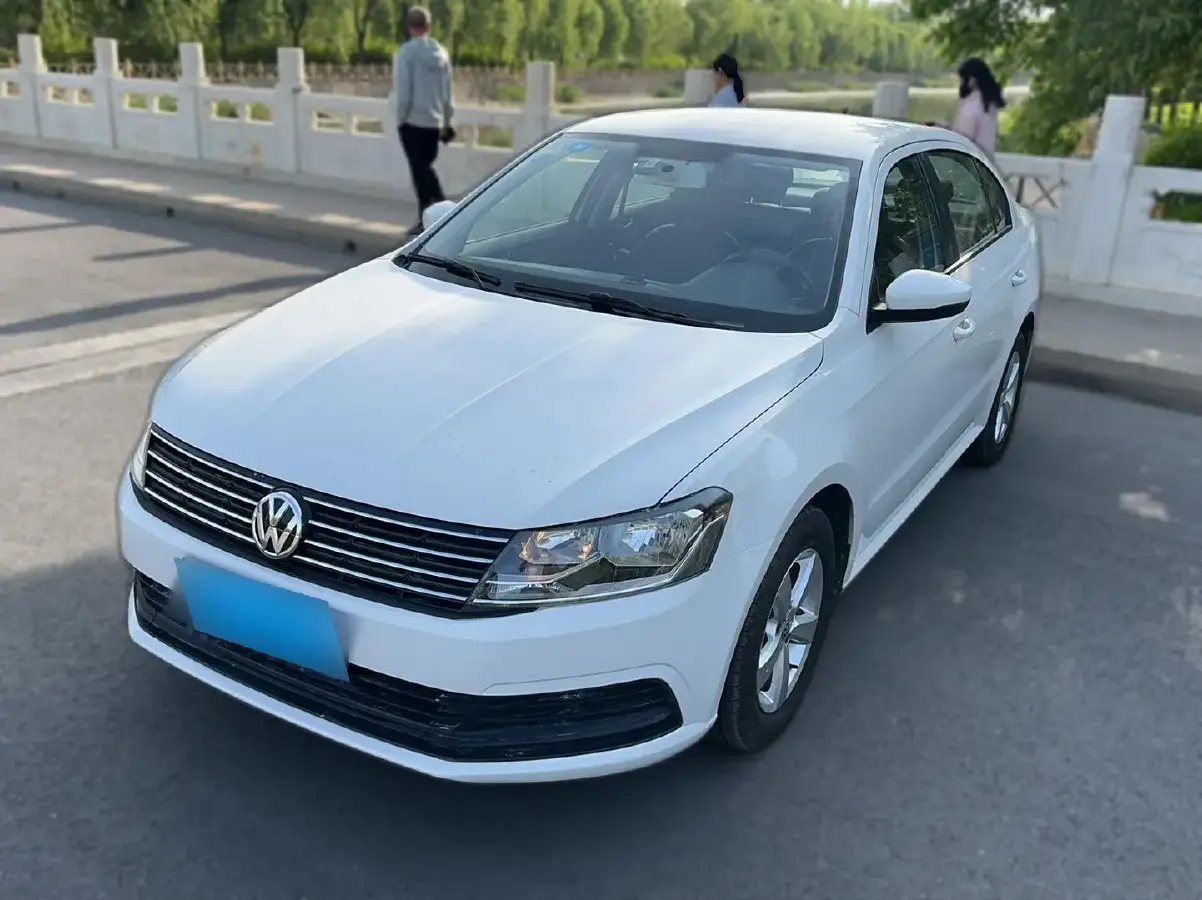 2015 Volkswagen Lavida 1.6L 110HP L4 6AT