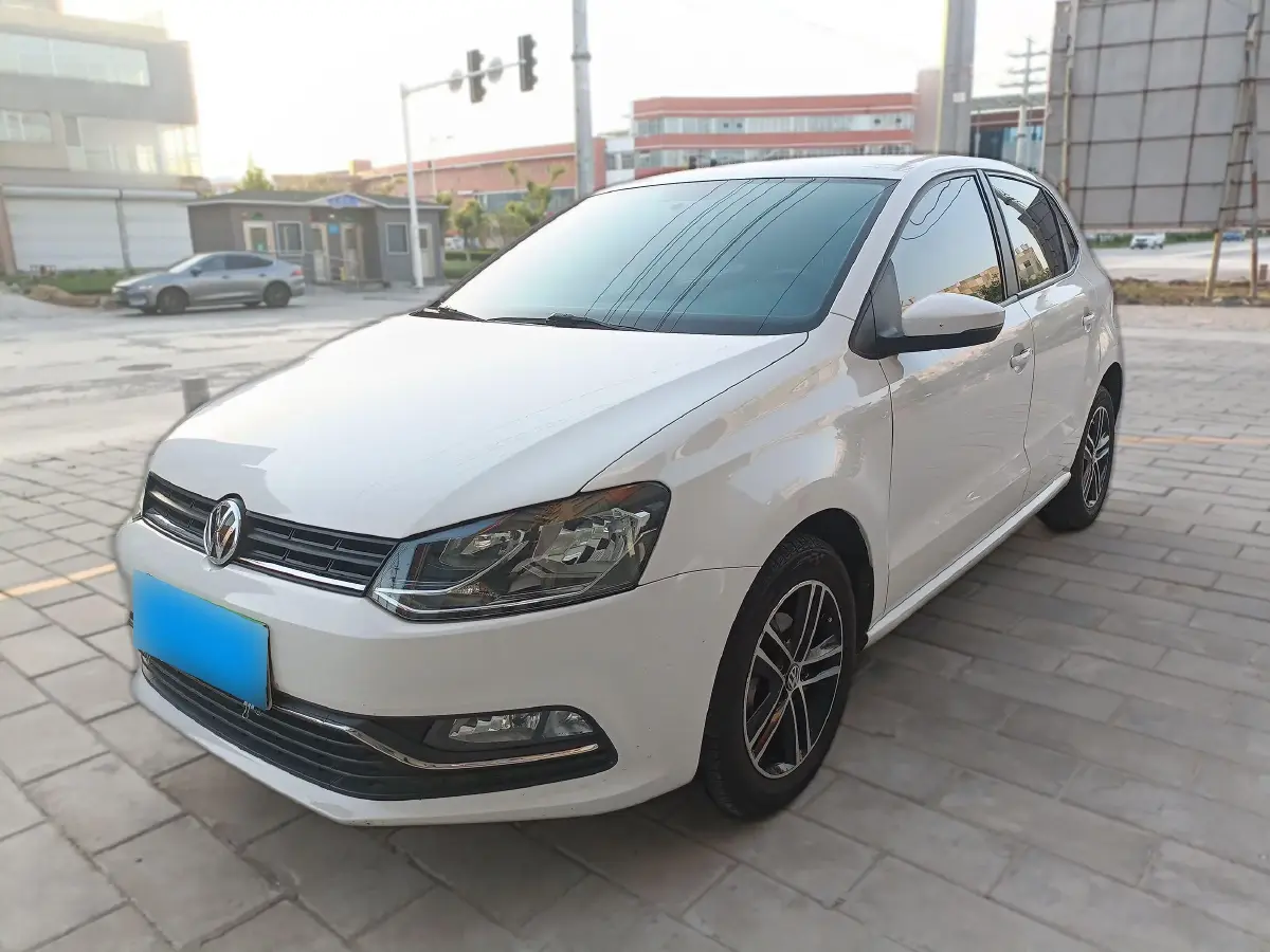 2016 Volkswagen Polo 1.6L 110HP L4 6AT